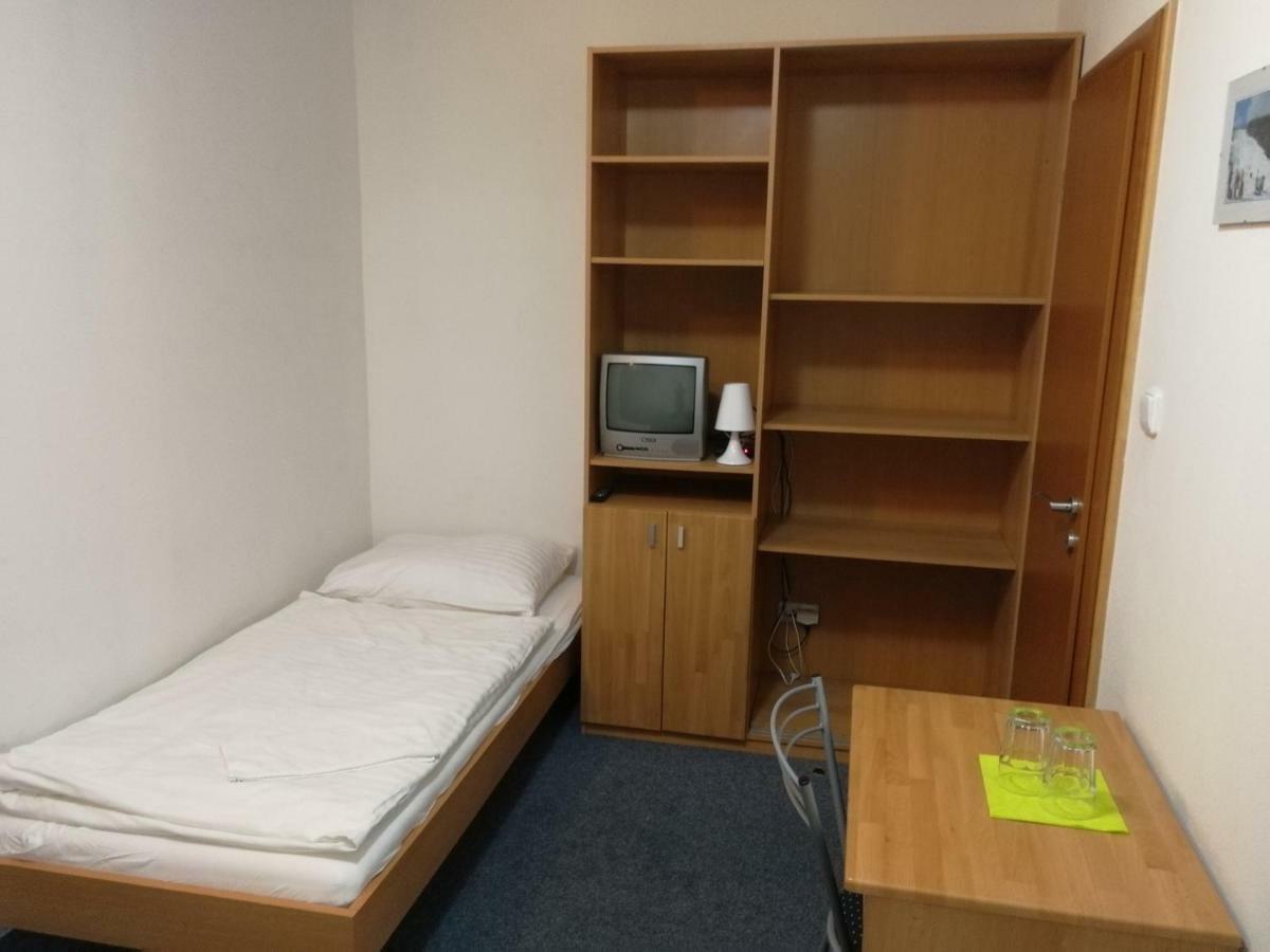 Penzion Zoo Pod Hresnou Kavecany Стая снимка